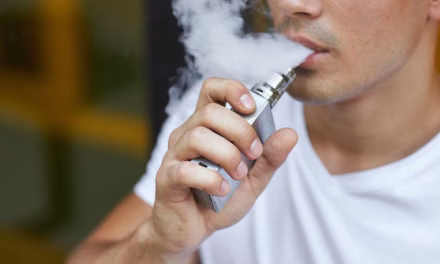Ngebul Tanpa Rokok? Tren Vape Menguasai Generasi Z