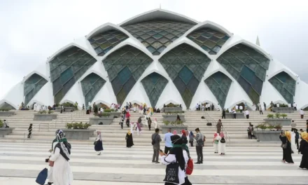 Cari Takjil Dekat Masjid Al-Jabbar? Lokasi Ini Bisa Jadi Pilihan