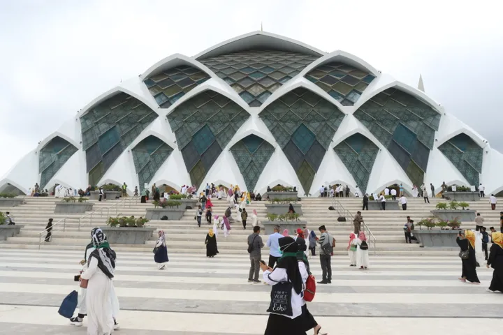 Cari Takjil Dekat Masjid Al-Jabbar? Lokasi Ini Bisa Jadi Pilihan