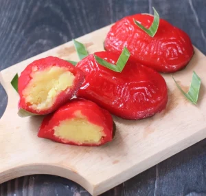 Kue Ku/Thok: Kue Merah Isi Kacang Hijau Yang Lezat