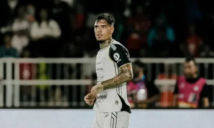 Debut El Clasico Shayne Pattynama: Antusiasme Hadapi Persib