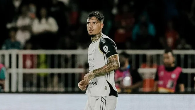 Debut El Clasico Shayne Pattynama: Antusiasme Hadapi Persib