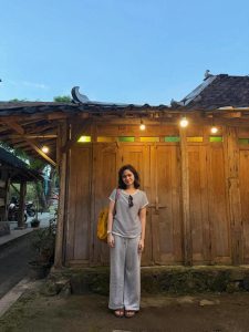 Gaya Santai Tissa Biani Saat Kulineran Di Kota Solo Bikin Gemas