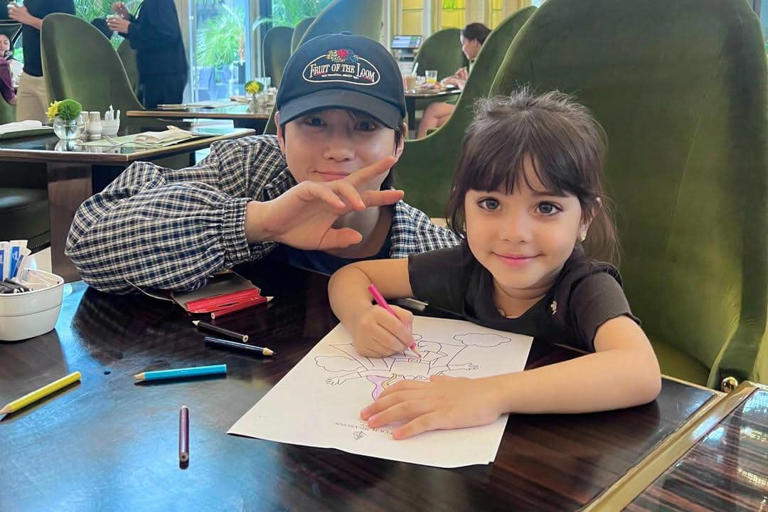 Suho EXO Di Serbu Fangirl Cilik! Anak Hamidah Curi Perhatian