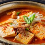 Kuliner Korea Kimchi Jjigae: Sup Hangat Pedas Asam Yang Nikmat