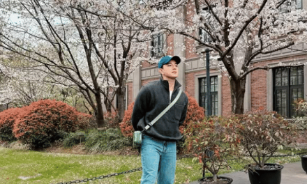 Gaya Pria Modern! Inspirasi Smart Casual Ala Billy Davidson