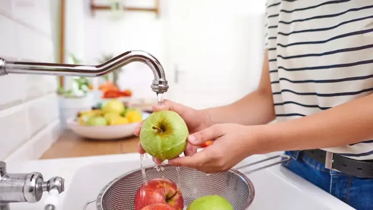 Jangan Cuci Dulu! Buah Lebih Awet Jika Di Simpan Tanpa Di Cuci