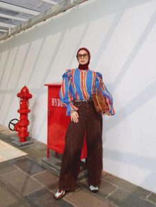 Colorful Outfit, Striped Ruffle Shirt Dan High Waist Jeans