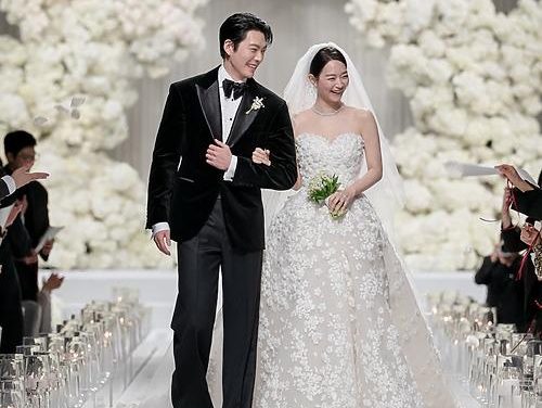 Bikin Salting! Shin Min-A Malu Ungkap Pujian Kim Woo-Bi