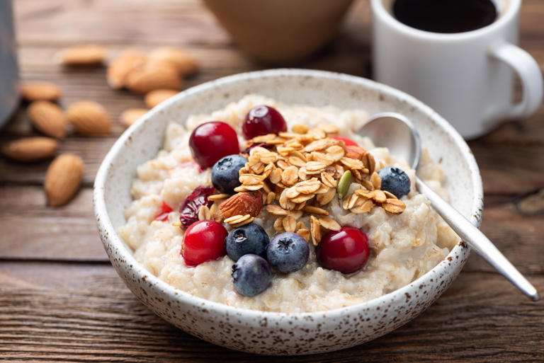 Jaga Pola Makan! Oatmeal Dengan Karbohidrat Kompleks & Serat